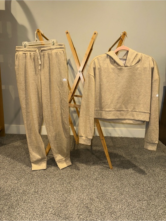 ALO Yoga Other - ALO Yoga Beige/Tan Cozy Hoodie & Jogger Set